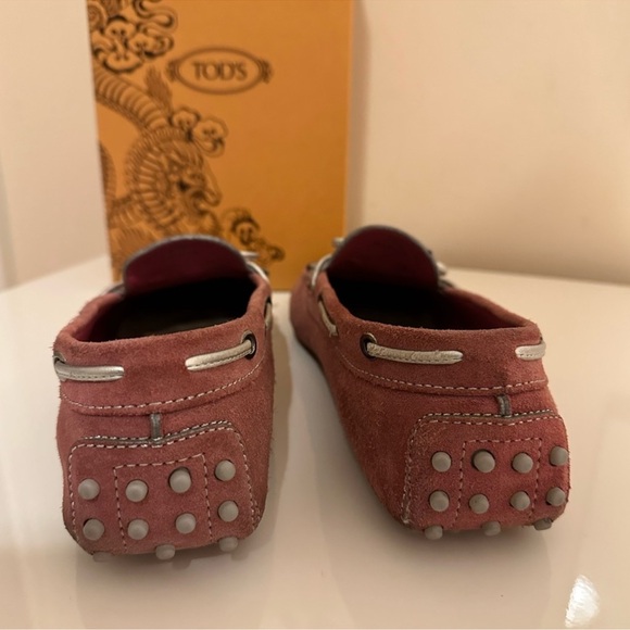 Tod’s suede bow loafers - Picture 4 of 5